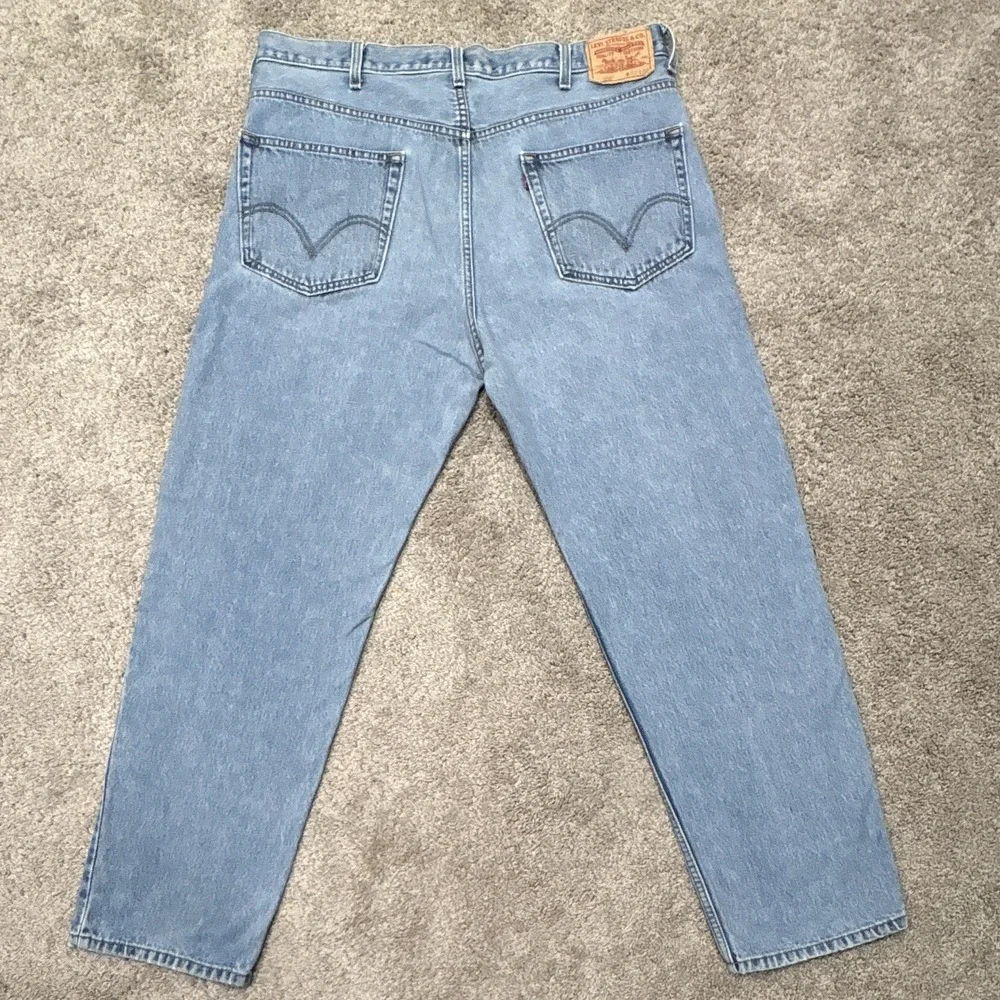 Levi's Men's Relaxed Fit Tapered Light Wash Blue Denim Jeans Mid Rise 5-Pocket